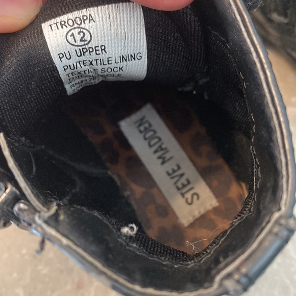 Steve Madden Kids combat boots. - Picture 4 of 4